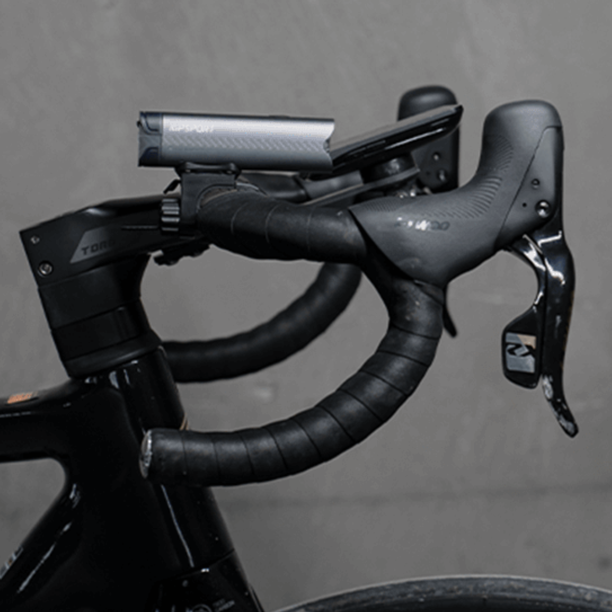 Farol Inteligente iGPSport VS800 (800 Lúmens)